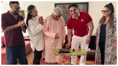 ‘She will make you dance around her fingers’: Shabana Azmi warns dad Arbaaz Khan about newborn daughter Sipaara | Hindi Movie News ‘She will make you dance around her fingers’: Shabana Azmi warns dad Arbaaz Khan about newborn daughter Sipaara | Hindi Movie News